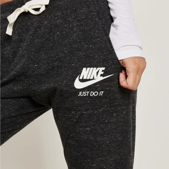 Nike Plus Vintage Capri Pants - Picture 2 of 8